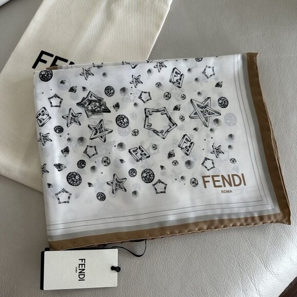 NWT Fendi Scarf 100% Silk Stars Beige Planets 100% Authentic 90 cm 90 cm - Picture 3 of 9
